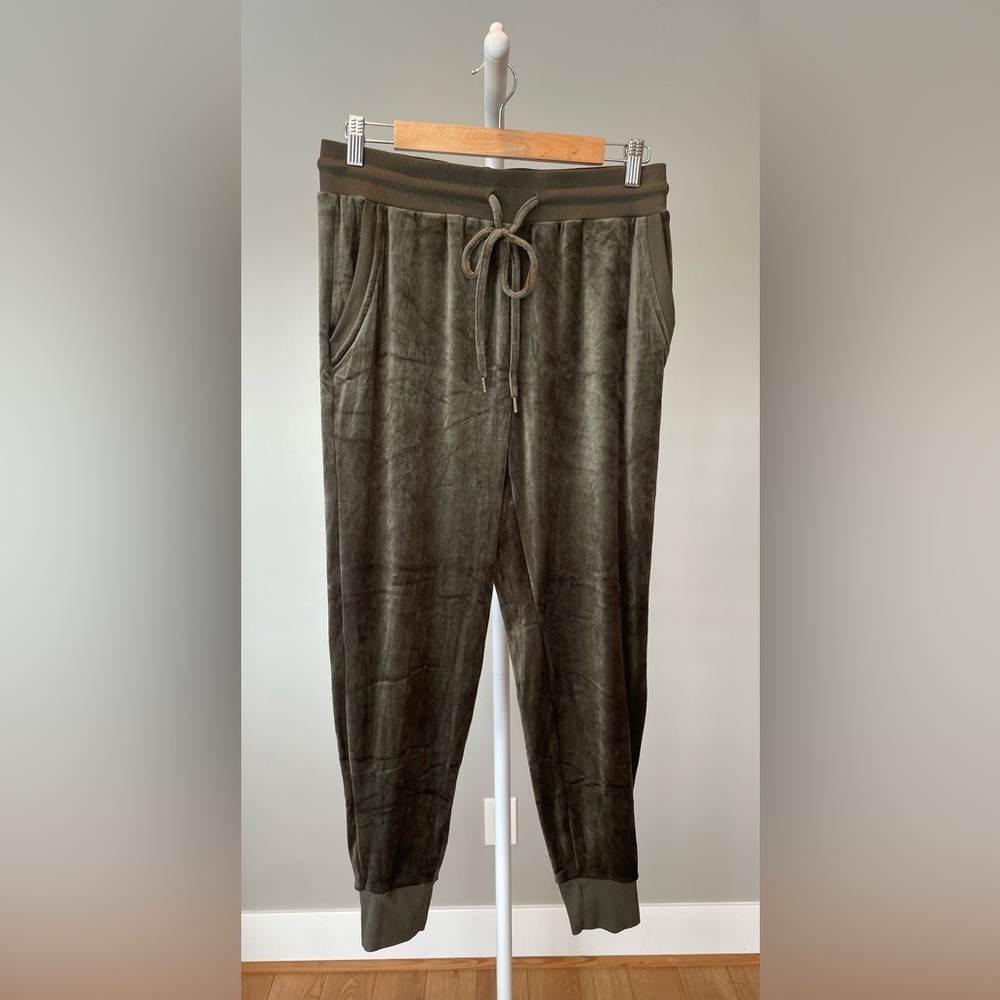 Felina Olive Velour Sweatsuit with Zip-Up Jacket and Jogger Pants - Size Medium - Picture 8 of 9